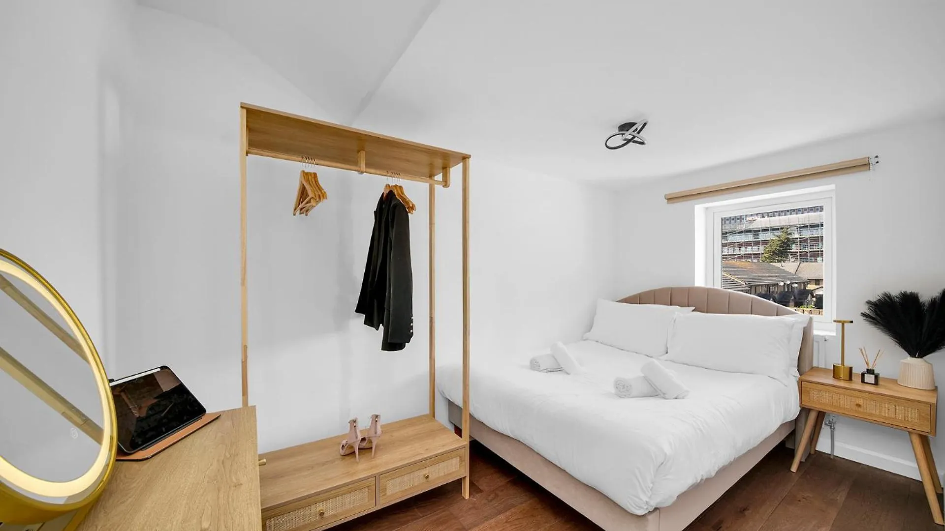 Skyline Studios Stratford London 0*,